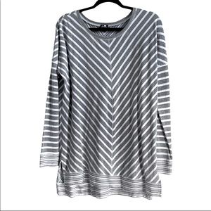 CABLE & GAUGE CG Womens LARGE crew neck, long sleeve grey/white striped top